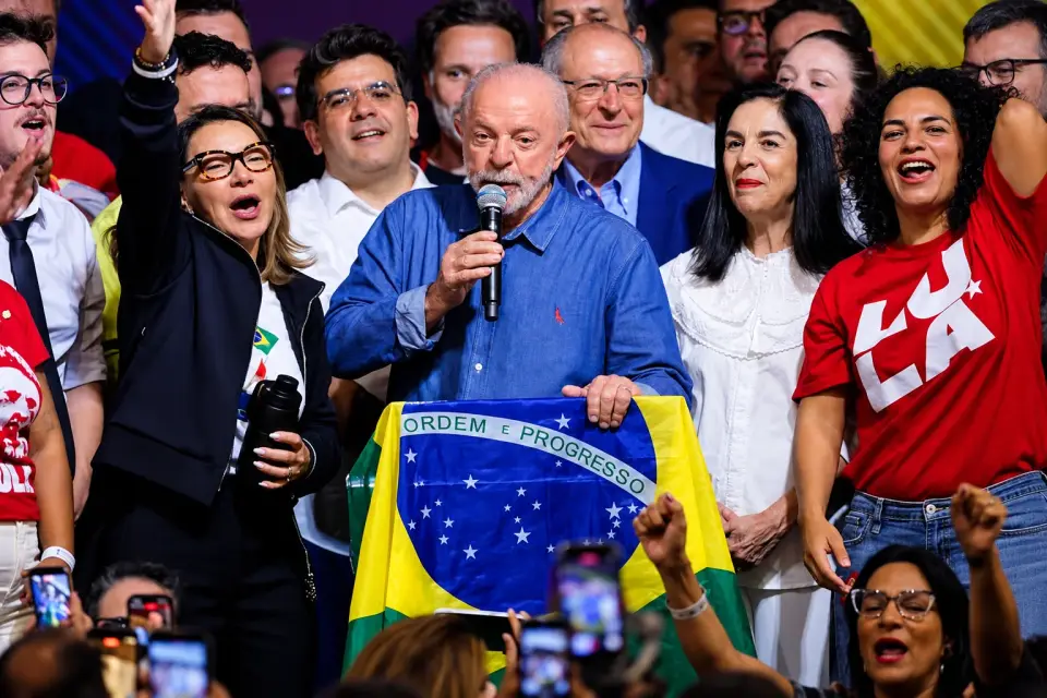 Brazil’s Lula Wins Fourth Term Over Flávio Bolsonaro |
