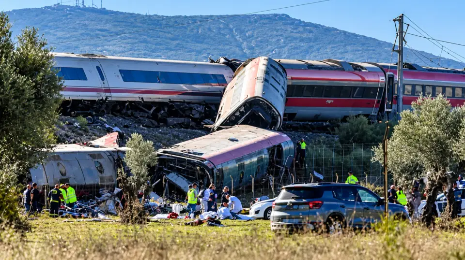 Spain Train Crash Kills at Least 10 in High-Speed Collision