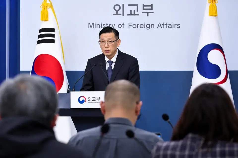 South Korea Withdraws Embassy Staff From Ukraine Over POW Row