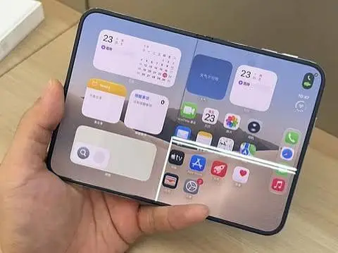 Apple Offers Replacements as iPhone Duo Screen Cracks Emerge