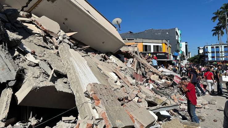 Colombia Hit by Powerful 7.4-Magnitude Earthquake as Damage Assessment Begins
