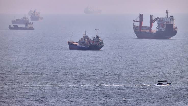 UAE Suspends Trade With Iran After Detecting Missiles Targeting Maritime Traffic