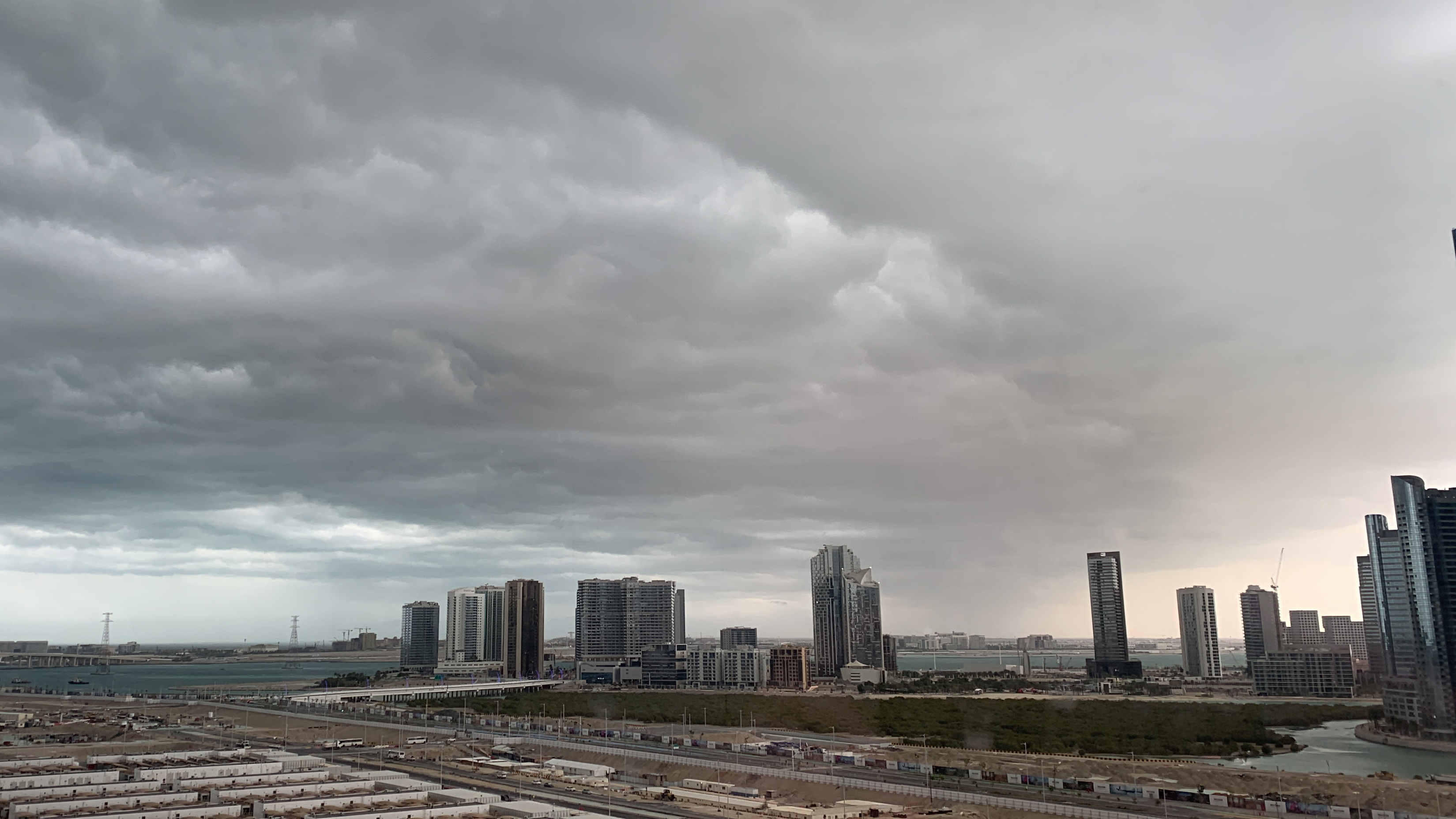Abu Dhabi Hit by Heavy Rain and Lightning as Unstable Weather Sweeps Capital