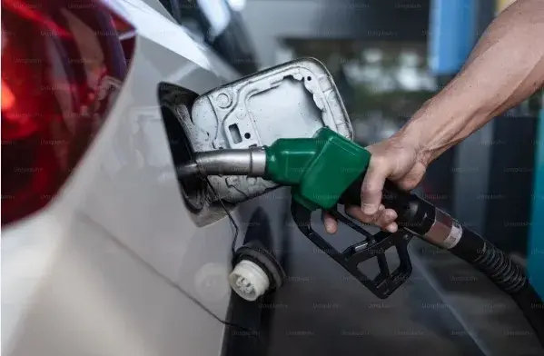 Crude Falls, Petrol Rises: Dangote Pushes Price to ₦1,200