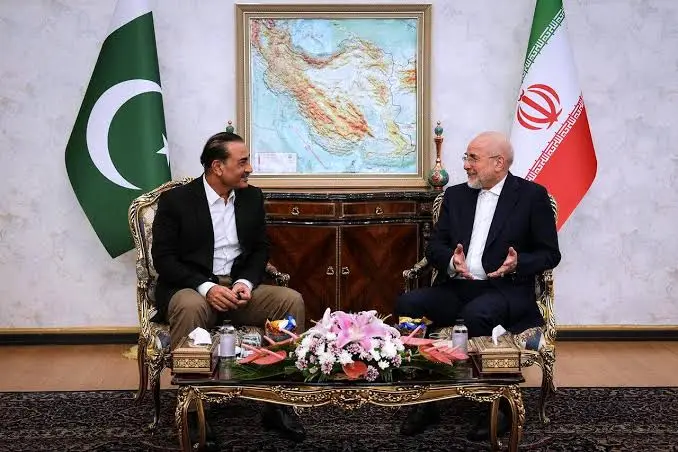 Iran, Oman Agree on Hormuz Revenue Shares as Waterway Talks Advance