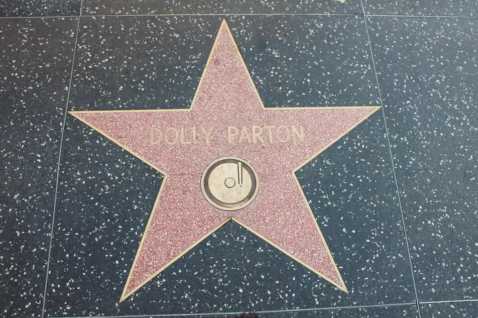 Hollywood Restores Dolly Parton’s Iconic Walk of Fame Star