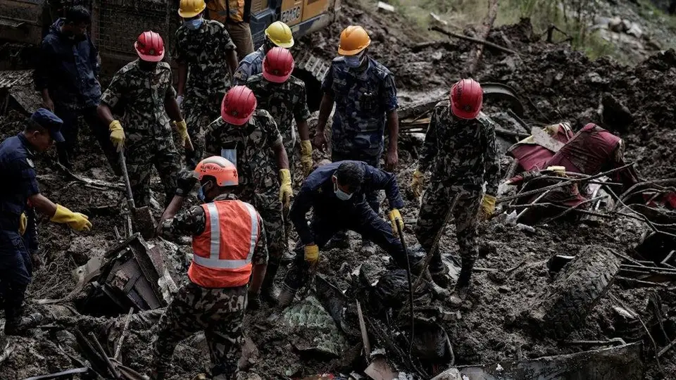 1,384 Dead, 5,500 Missing After Nepal and China Floods as Rescue Efforts Continue