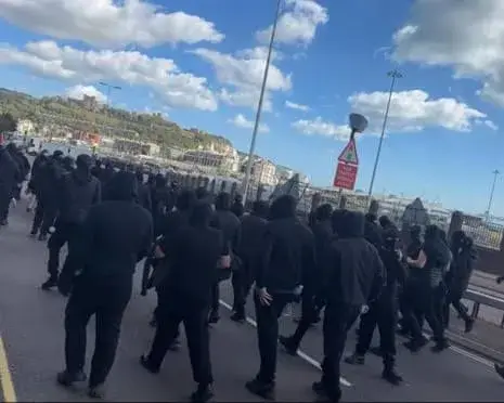 UK Immigration: Far-Right Protesters Block Asylum Seekers in Southern England
