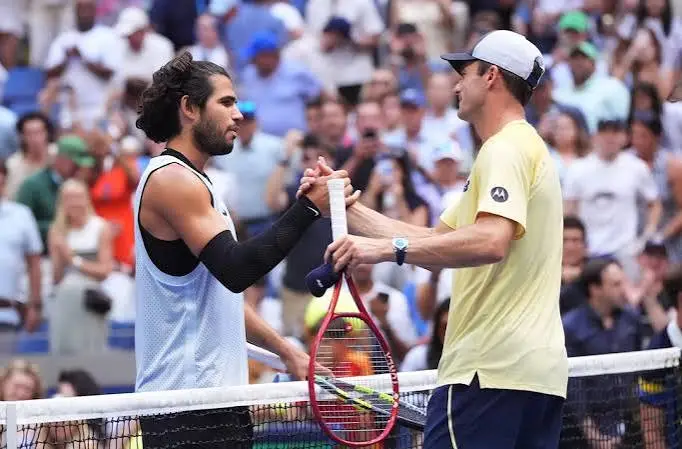 Defending Champion Alcaraz Powers Into US Open Quarter-Finals