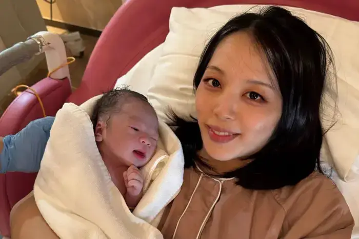 Seventh Baby, Millions of Views: Japan’s Viral Mother Rekindles Birth Rate Debate
