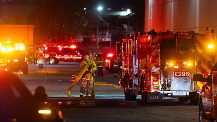 News Helicopter Crashes in Los Angeles Commercial Area, Killing At Least Three