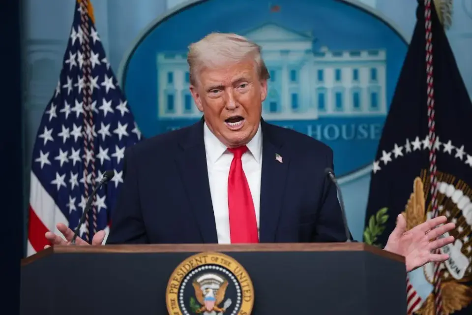 Trump Says Iran Faces ‘Economic Destruction’ Unless New Deal Is Reached