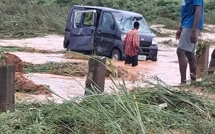 Anambra Flood Tragedy: One Schoolchild Missing as Police Rescue Nine From Submerged Bus