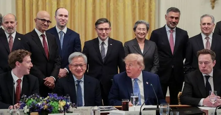 Trump, AI CEOs Sign Voluntary Safety Pact as Pressure Grows Over Advanced AI Risks