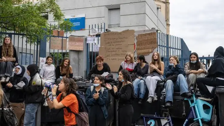 Hundreds of French Schools Shut as Student Protests Spread Nationwide