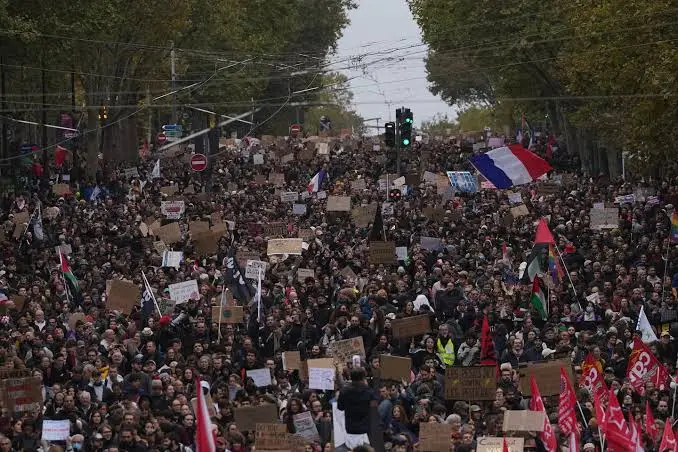 France Deploys 70,000 Police as Protests Draw Hundreds of Thousands